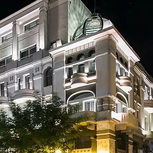 rezervați aici