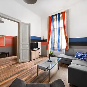 rezervați aici